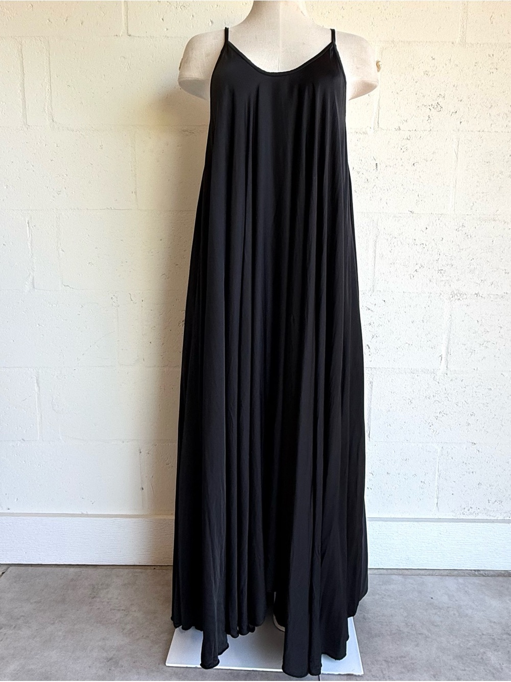 Tempo Paris Black Maxi Slip Dress Large Sleeveless lined A line scoop Neck